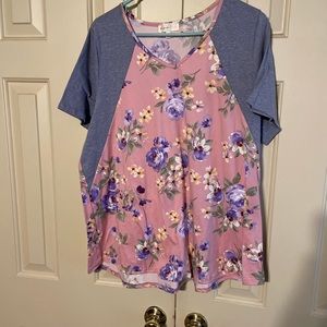 Short sleeve floral top